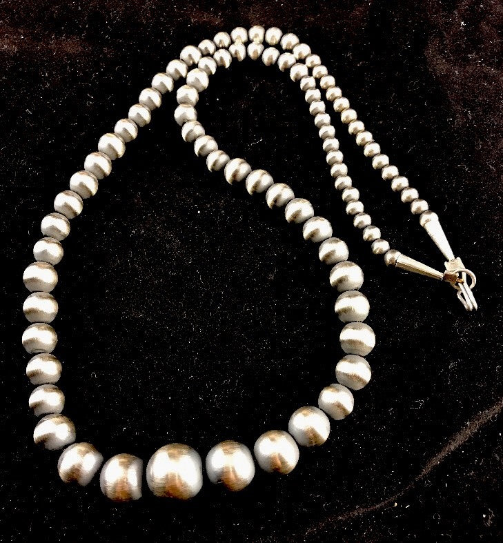 Navajo Graduated Sterling Silver Beads Necklace 20"