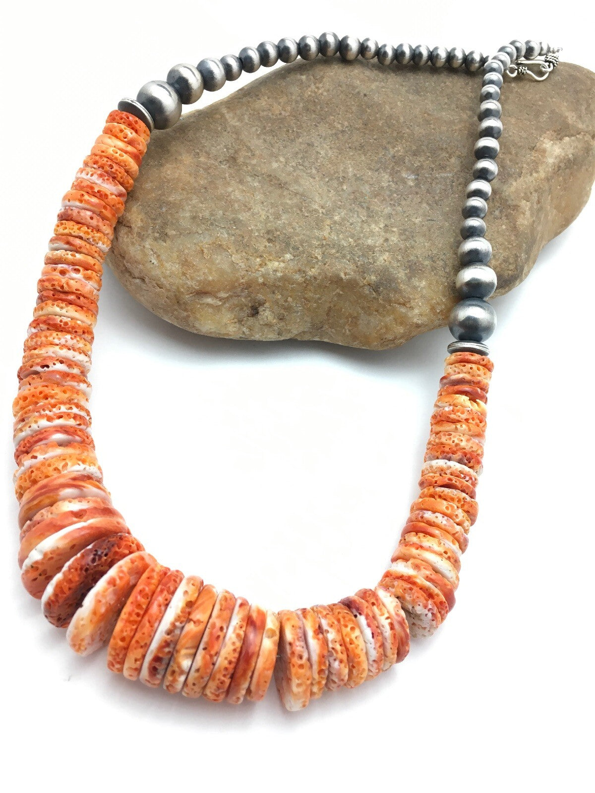 Spiny Oyster Graduated Navajo Sterling Silver Beads Necklace 23" 03085