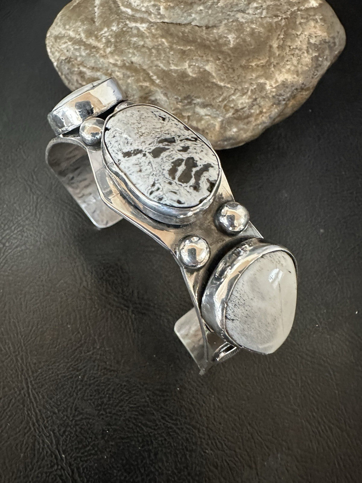 Mens WoMens White Buffalo Turquoise Navajo Sterling Silver Cuff Bracelet 19502