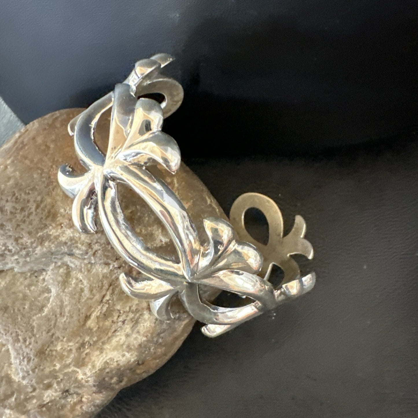 Native American Mens Navajo Sterling Silver Tufa Cast Cuff Bracelet 17814