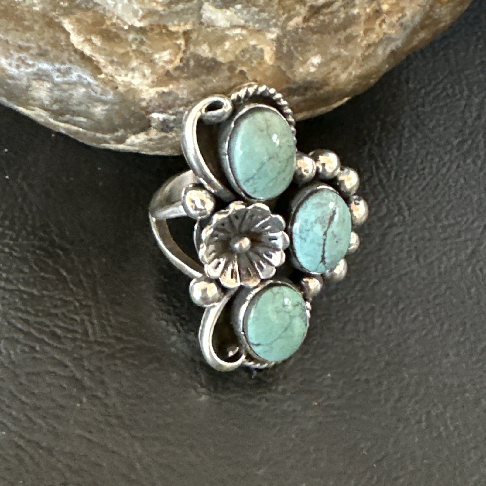 Yazzie Ring Green Turquoise Navajo Sterling Silver Cluster Size 8.5 19235