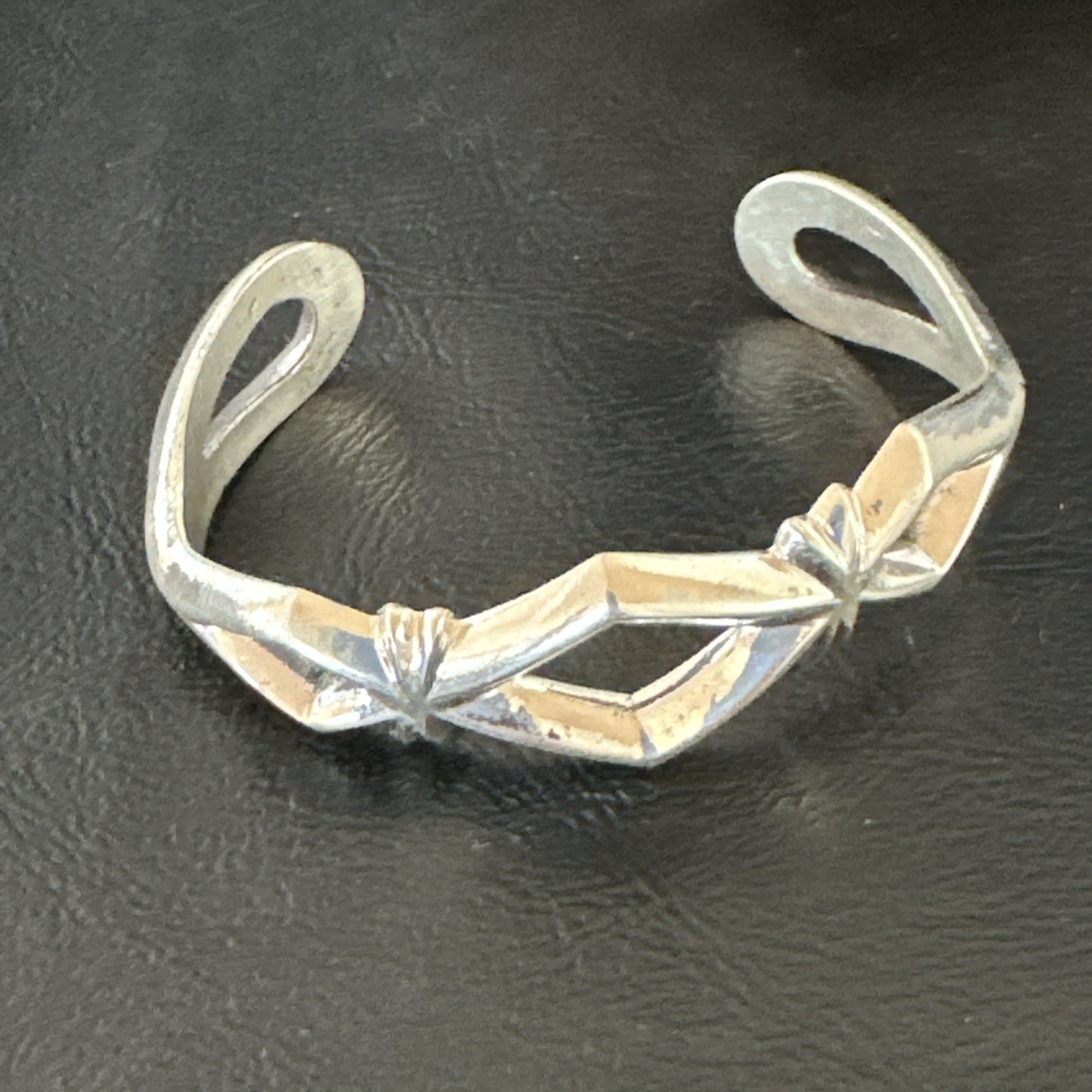 Tufa Cast Womens Navajo Sterling Silver Cuff Bracelet 19353