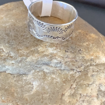 Womens Wide Band Navajo Sterling Silver Ring Size 8.5 10972N