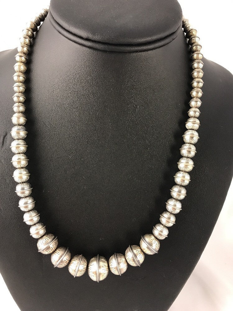Hand Stamped Bench Navajo Pearls Graduated Sterling Silver Bead Necklace 20" 335