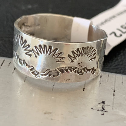 Womens Wide Band Navajo Sterling Silver Ring Size 8.5 10972N