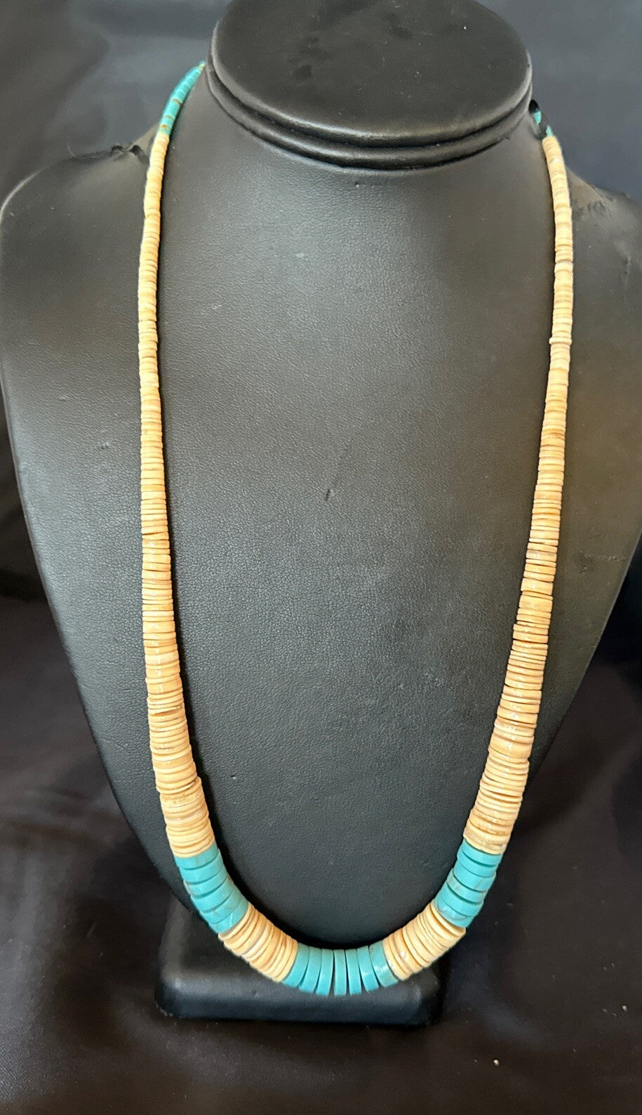 Native Santo Domingo Beige Shell Blue Turquoise 24” Necklace 17764