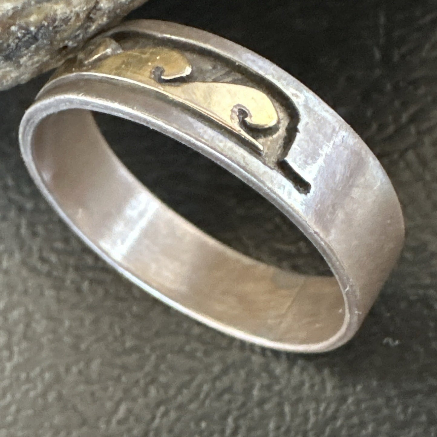 Mens Wedding Band Navajo Stamped 14K Gold Sterling Silver Ring Sz 12 17968