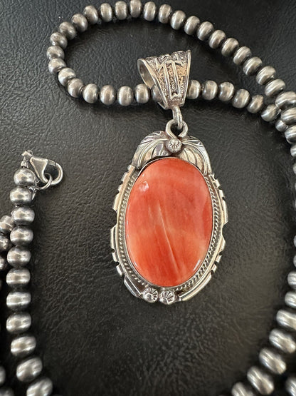 WoMens Red Spiny Oyster Pendant Navajo Sterling Silver Necklace 18365