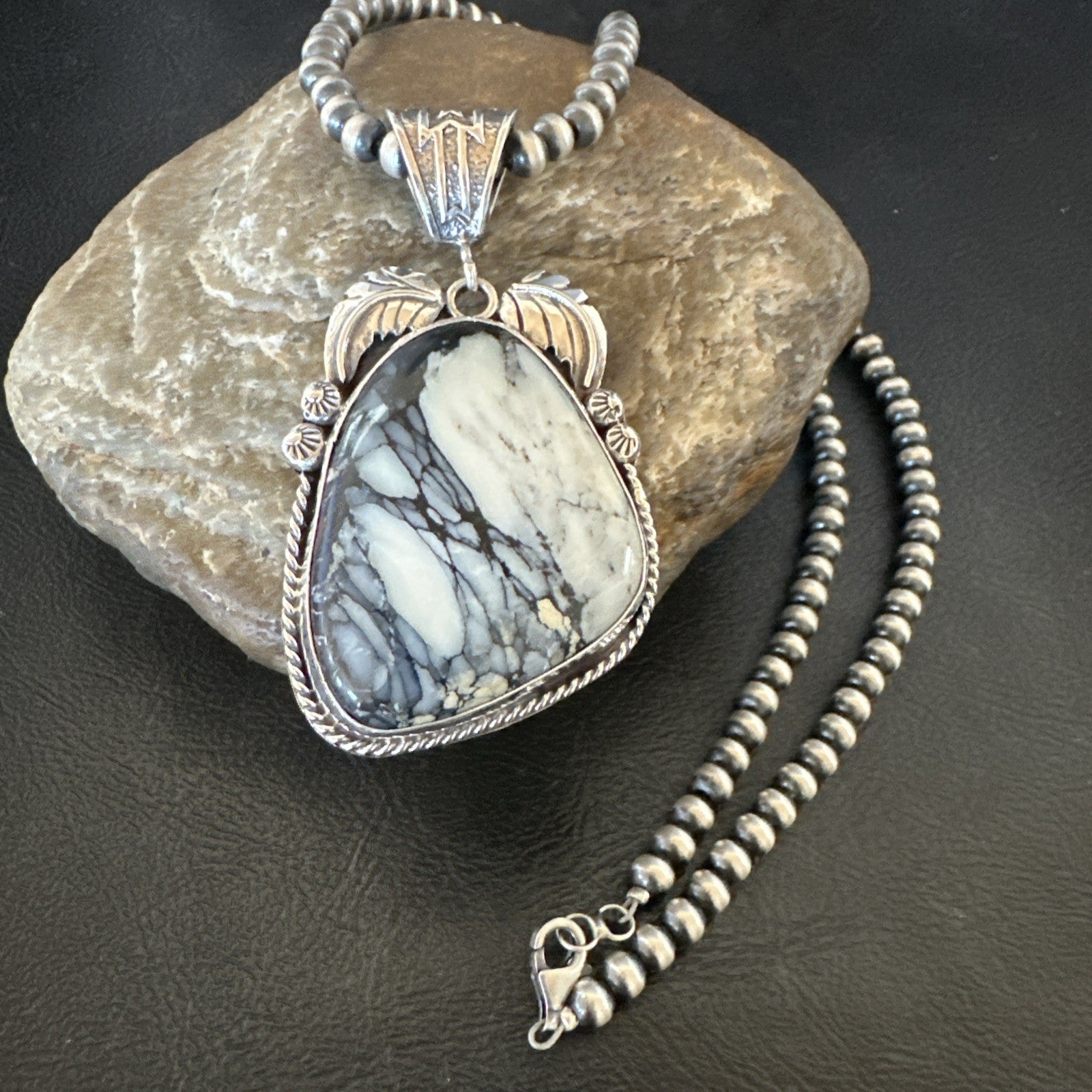 White Buffalo Turquoise Pendant Navajo Pearls Sterling Silver Necklace 19341
