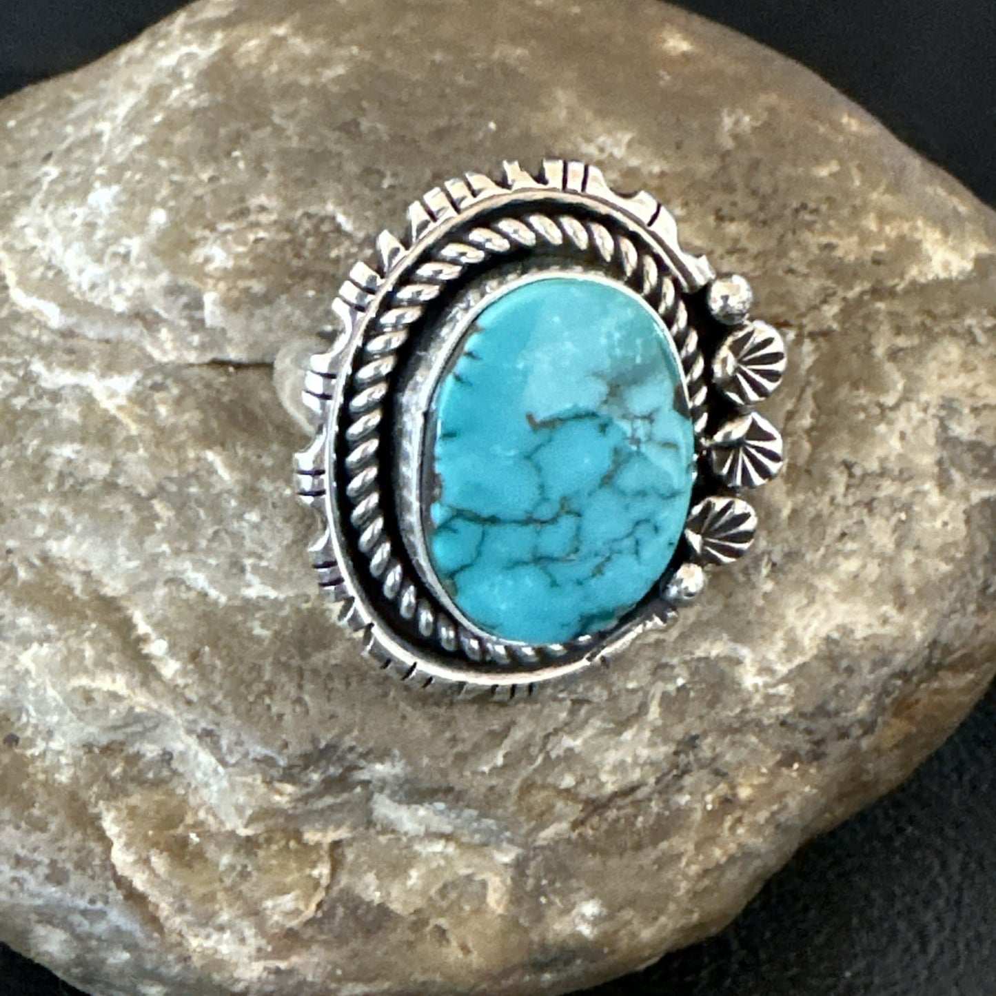 Yazzie Handmade Navajo Sterling Silver  Blue Kingman Turquoise Ring Size 8 19628