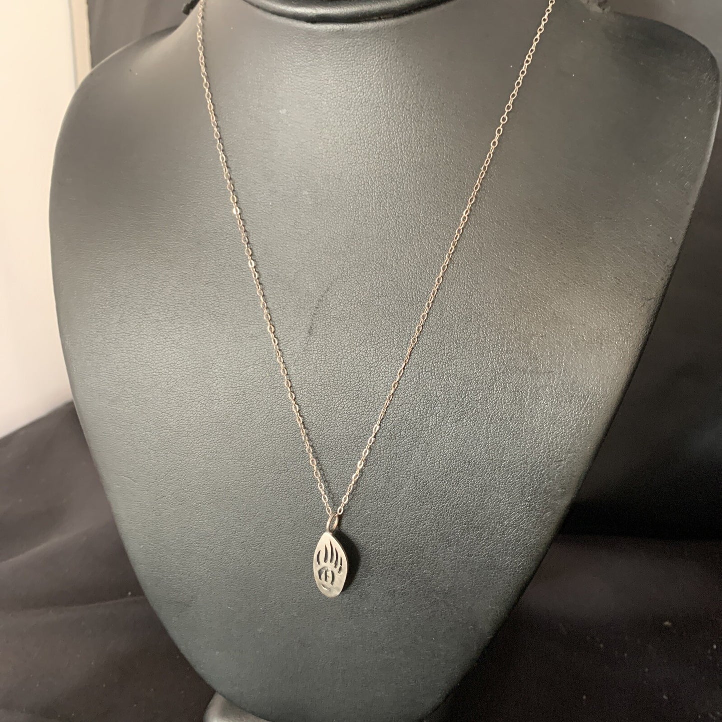 BearPaw Pendant Navajo Sterling Silver Chain Necklace 16" 13691