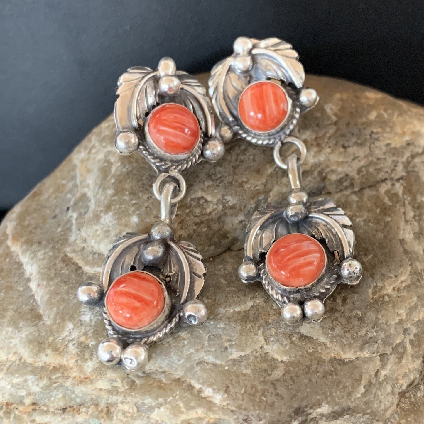 Red Spiny Oyster Southwestrn Navajo Sterling Silver Dangle Earring 02066