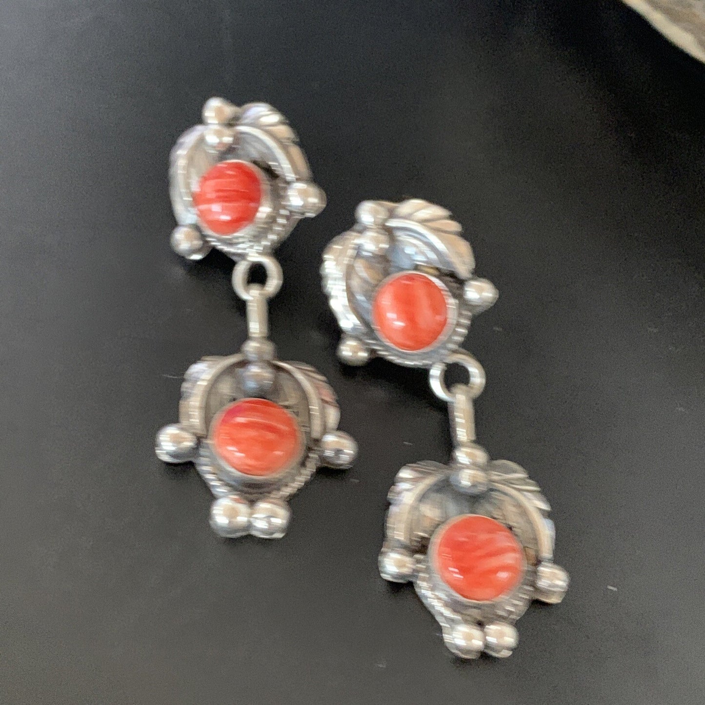 Red Spiny Oyster Southwestrn Navajo Sterling Silver Dangle Earring 02066