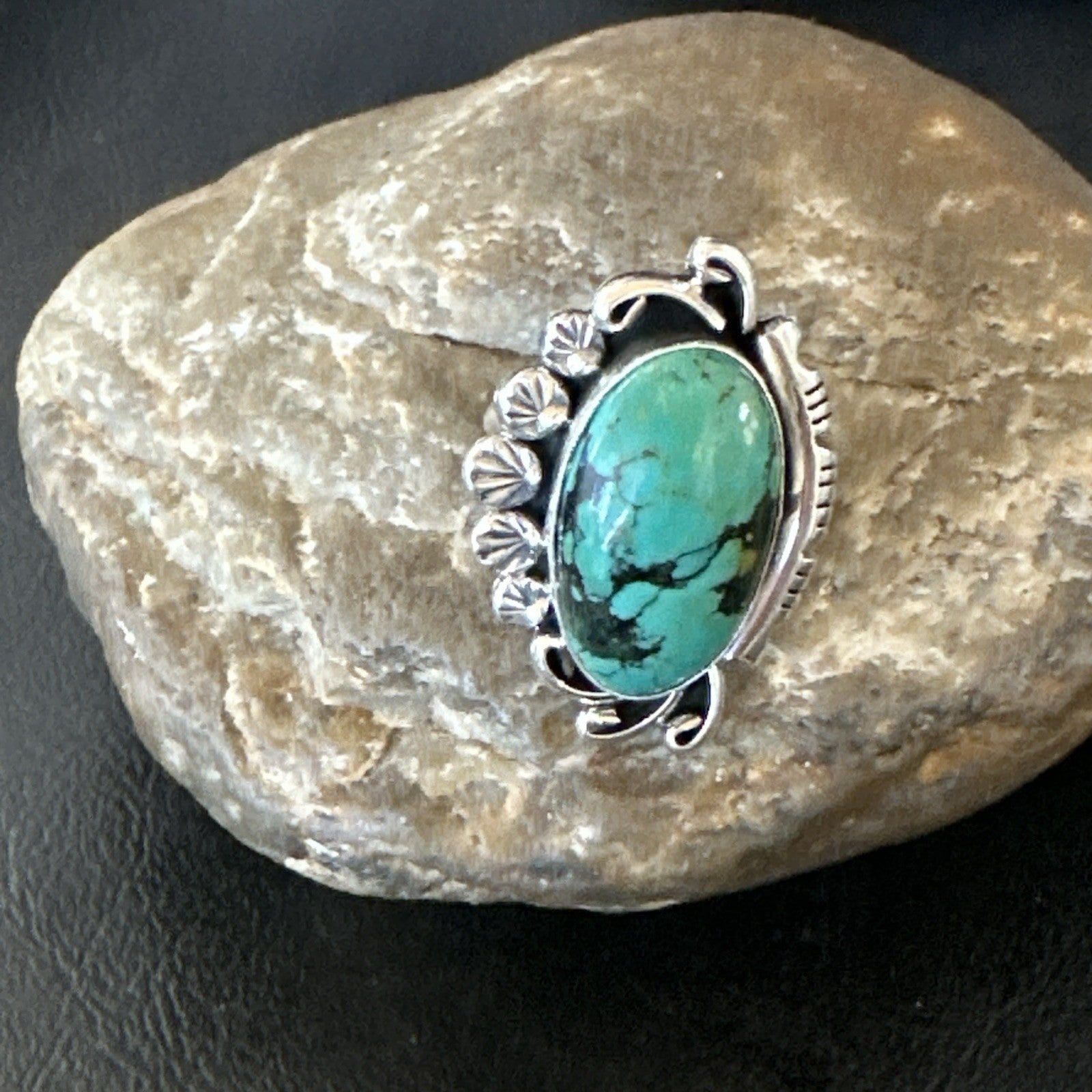 Yazzie Handmade Navajo Sterling Silver  Blue Kingman Turquoise Ring Size 8 19626