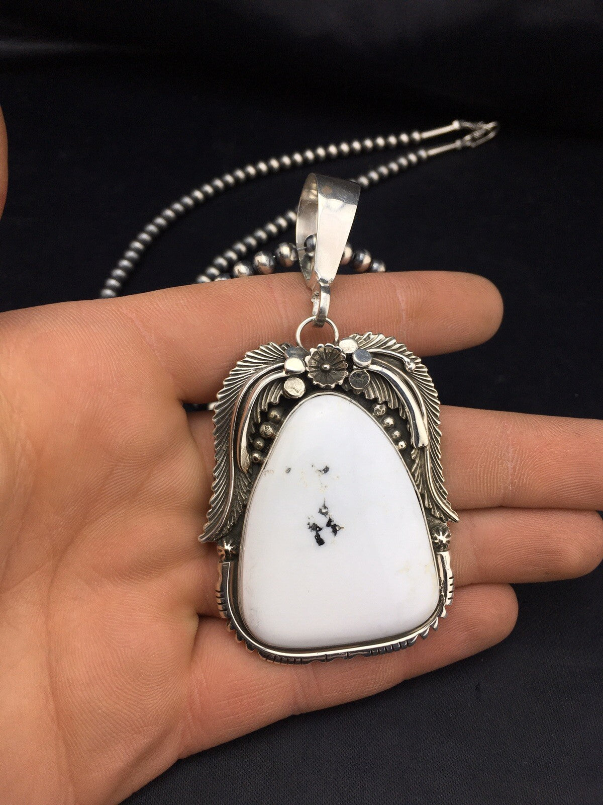 White Buffalo Turquoise Pendant Navajo Sterling Silver Beads Necklace 04529