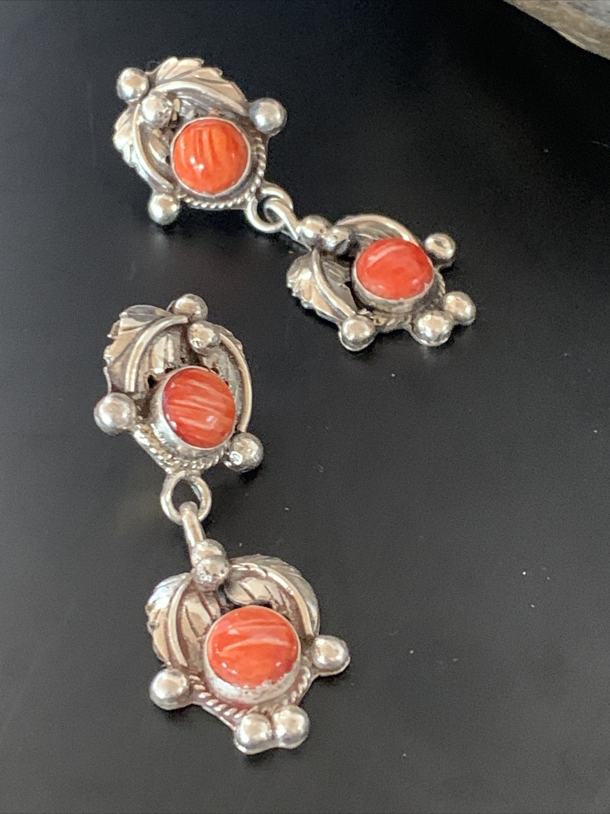 Red Spiny Oyster Southwestrn Navajo Sterling Silver Dangle Earring 02065