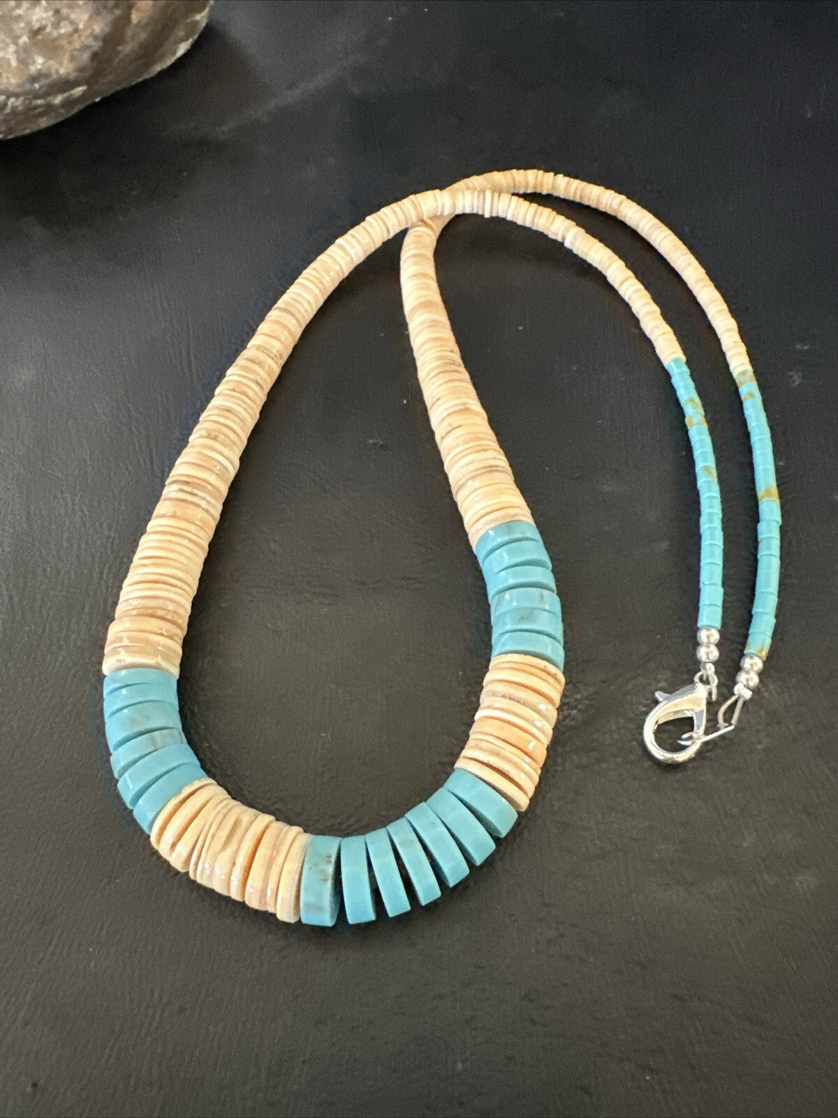 Native Santo Domingo Beige Shell Blue Turquoise 24” Necklace 17764