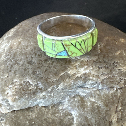 Womens Rare Green Gaspeite Sterling Silver Band Inlay Ring Size 7.5 19150