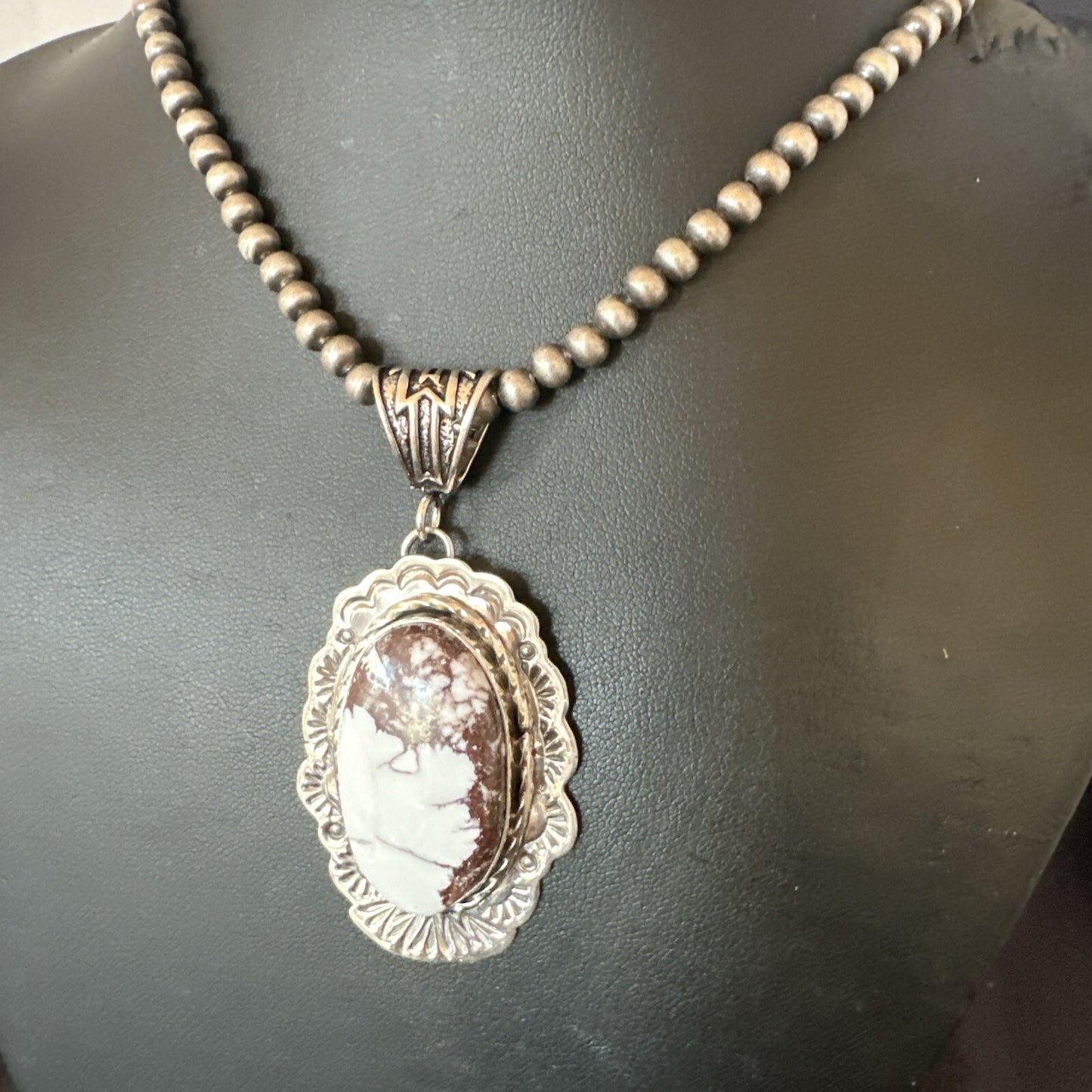 Wild Horse Turquoise Pendant Sterling Silver Beads Necklace 18026