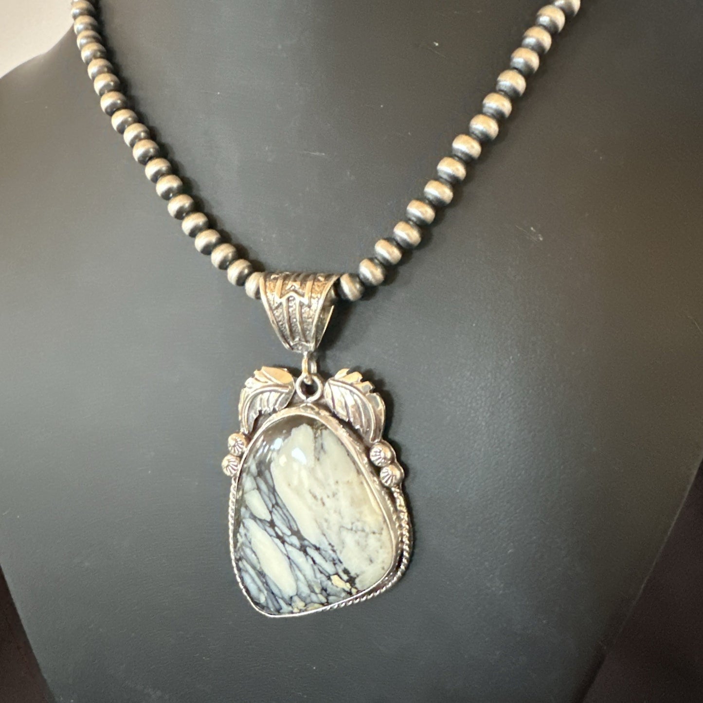 White Buffalo Turquoise Pendant Navajo Pearls Sterling Silver Necklace 19341