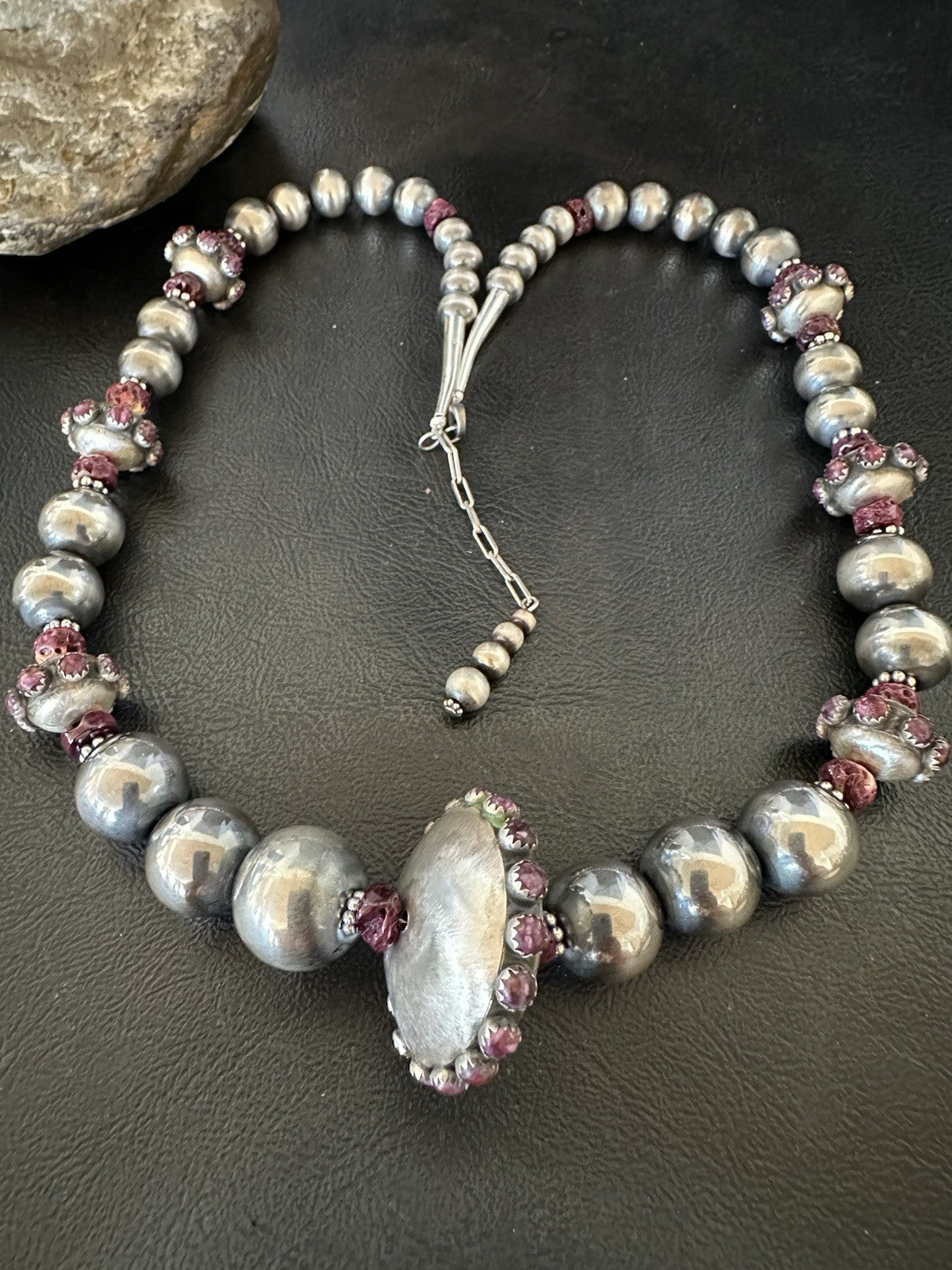 Purple Spiny Oyster Navajo Pearls Graduated Sterling Silver Necklace 23”19444