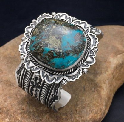 Bisbee Turquoise Navajo Sterling Silver Cuff Bracelet 01023