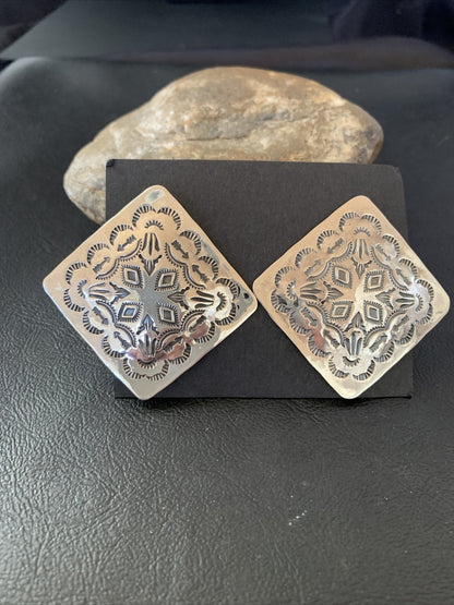 Native American Womens Navajo Sterling Silver Stamped Handmade Earrings M