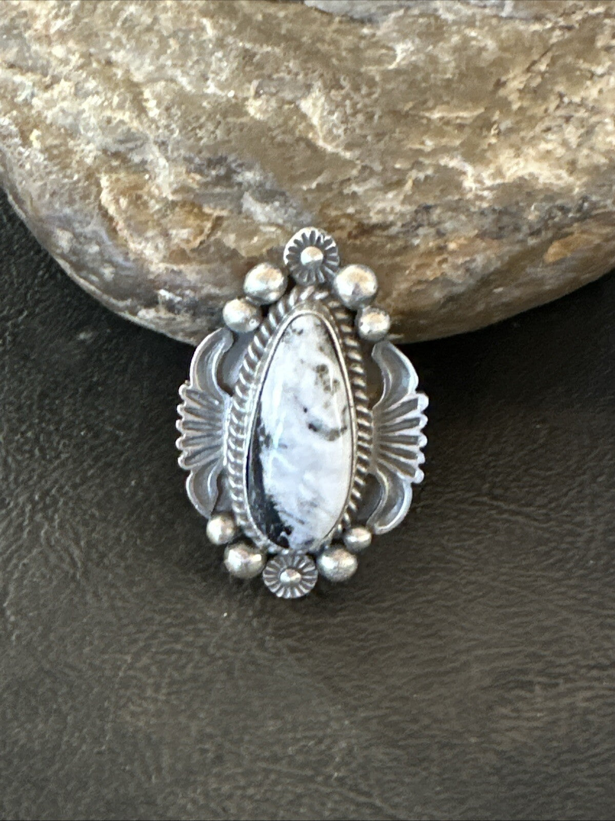 White Buffalo Turquoise Navajo Sterling Silver Ring Size 6 18624