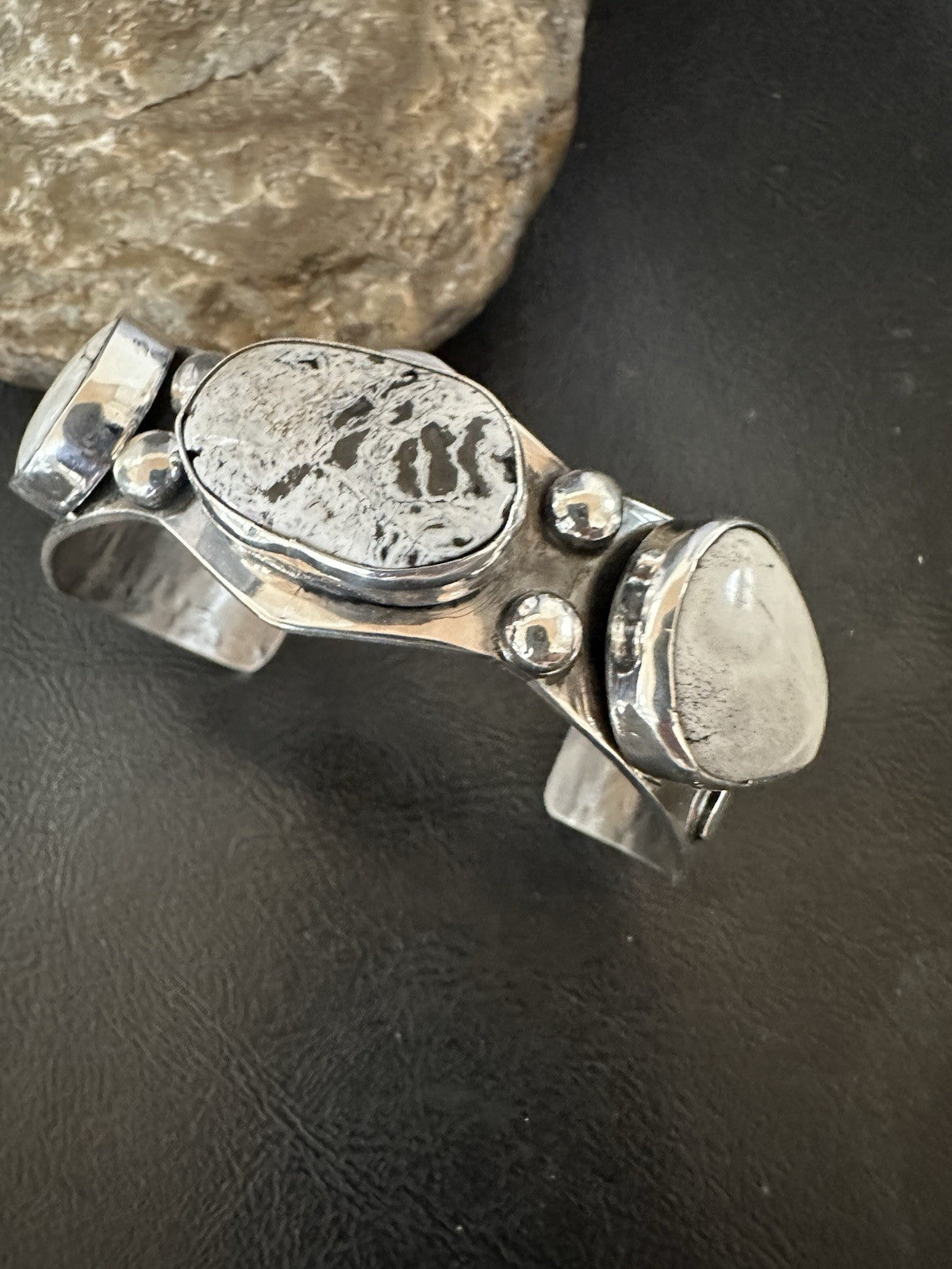 Mens WoMens White Buffalo Turquoise Navajo Sterling Silver Cuff Bracelet 19502