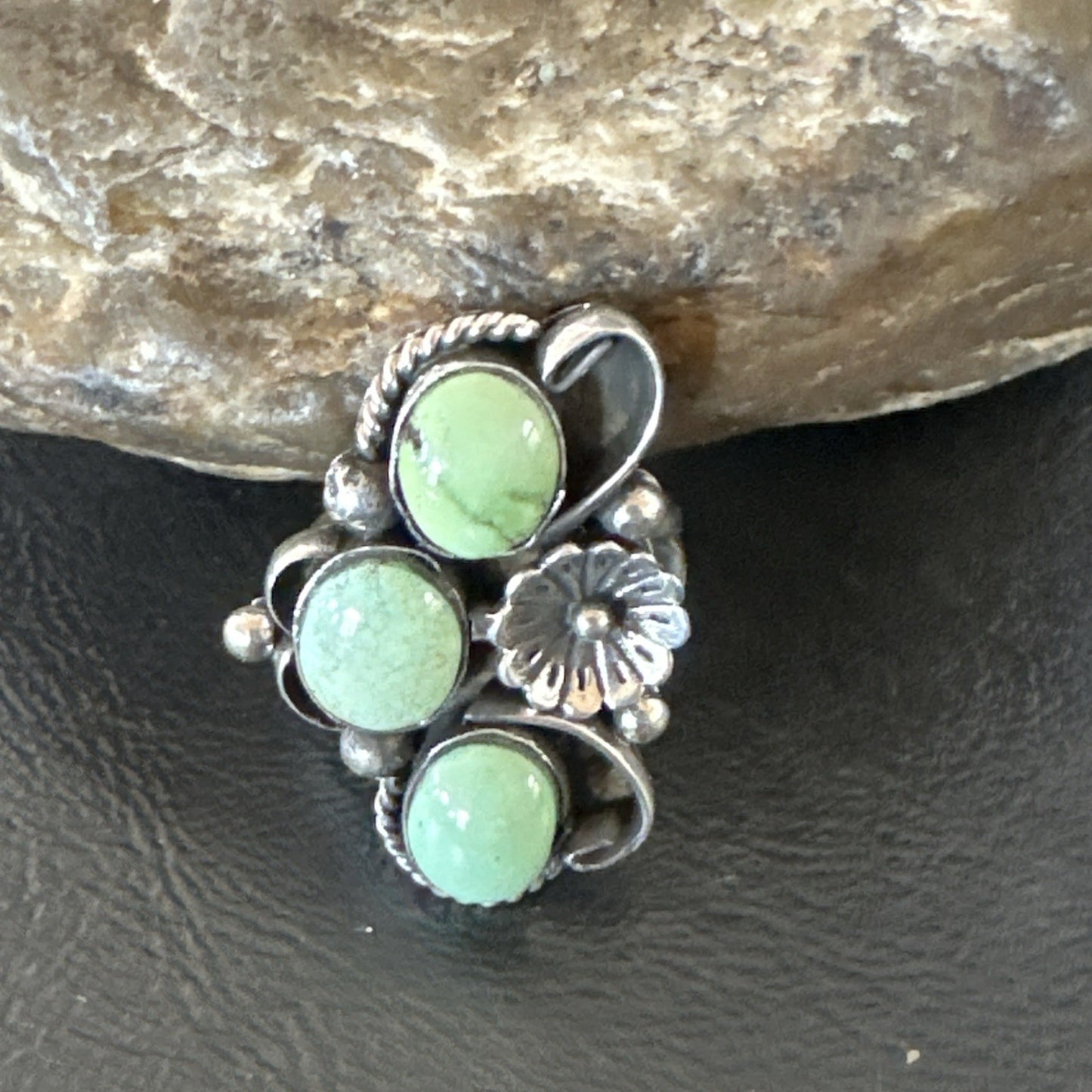 Yazzie Ring Green Turquoise Navajo Sterling Silver Cluster Size 8.5 19230