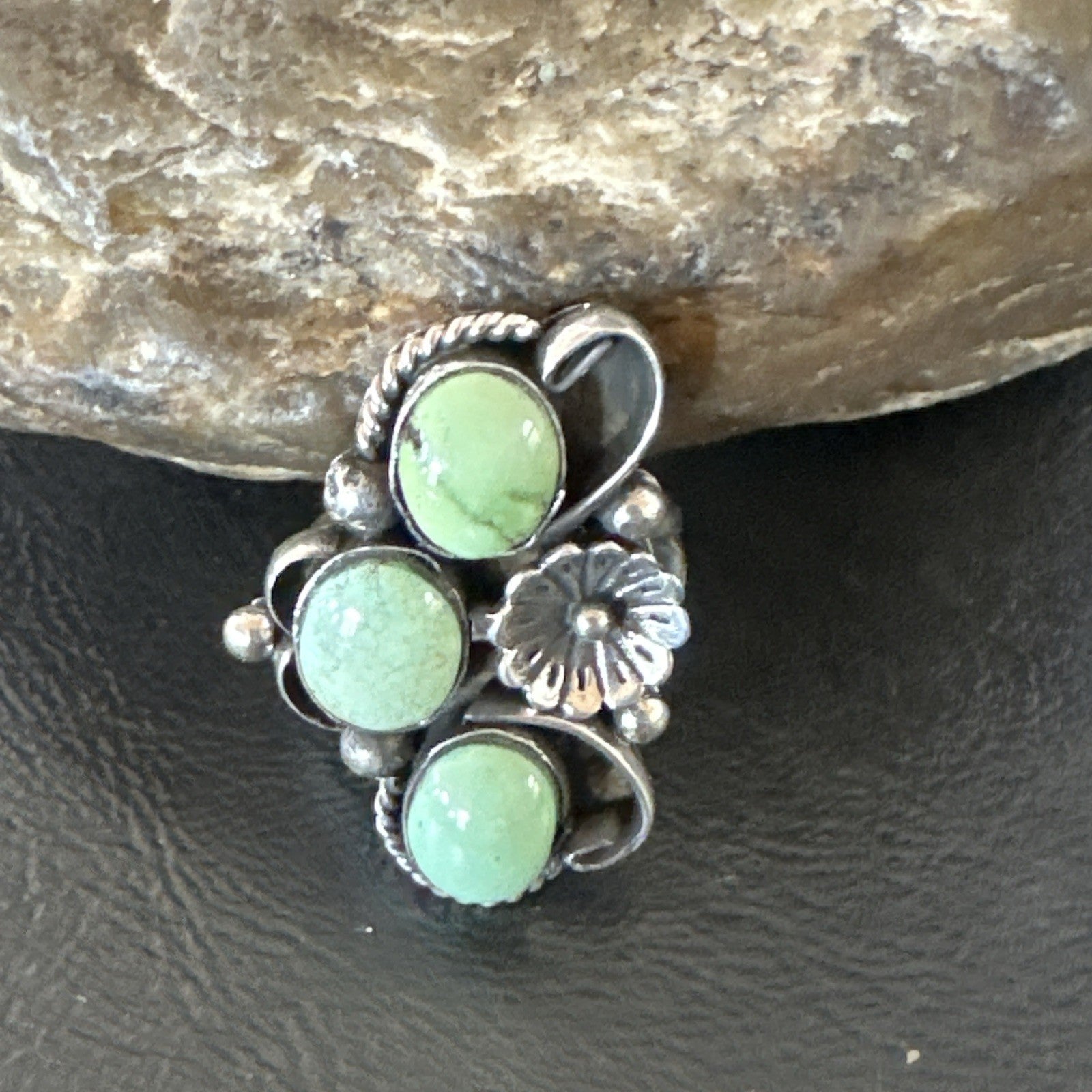 Yazzie Ring Green Turquoise Navajo Sterling Silver Cluster Size 8.5 19230