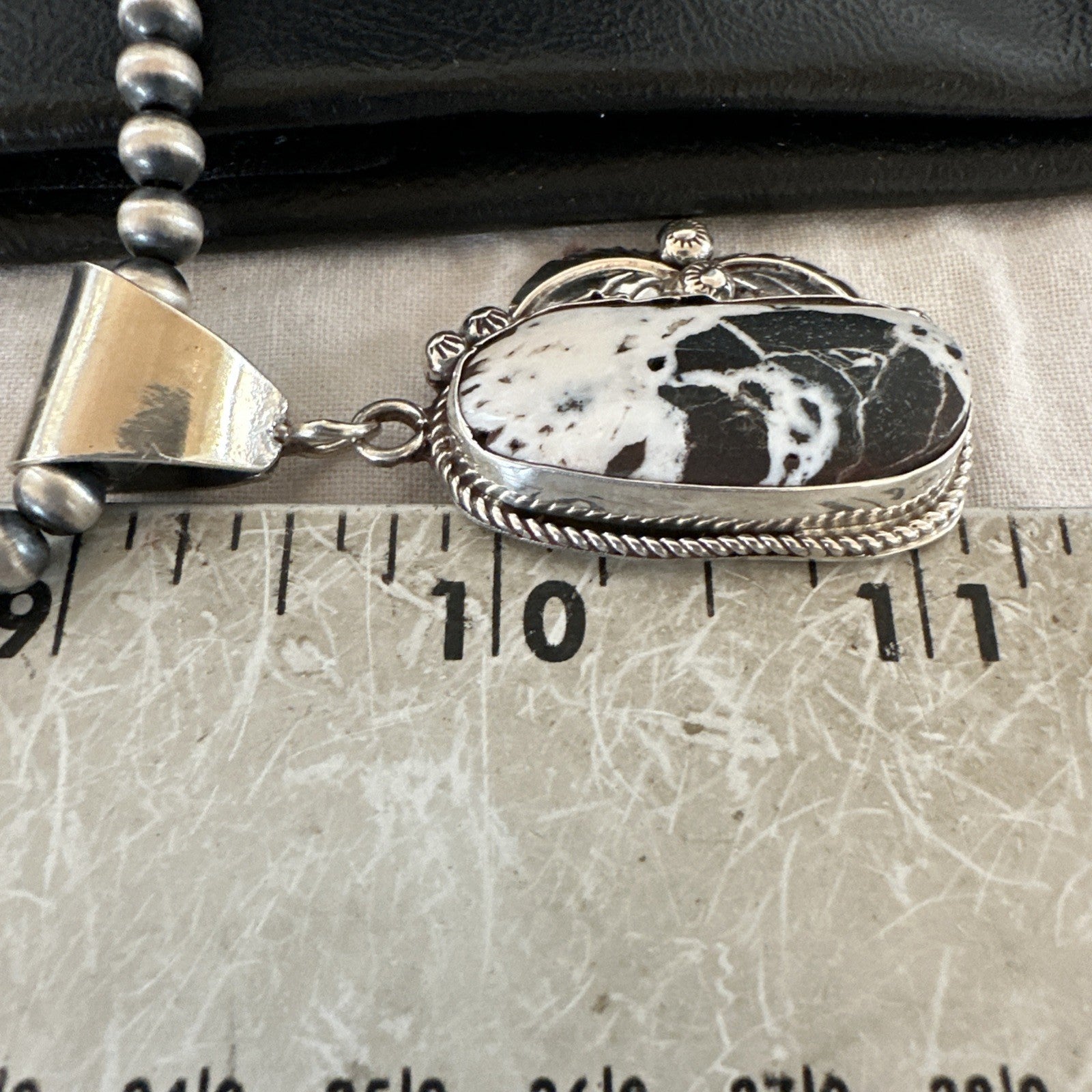 White Buffalo Turquoise Pendant Navajo Pearls Sterling Silver Necklace 19346