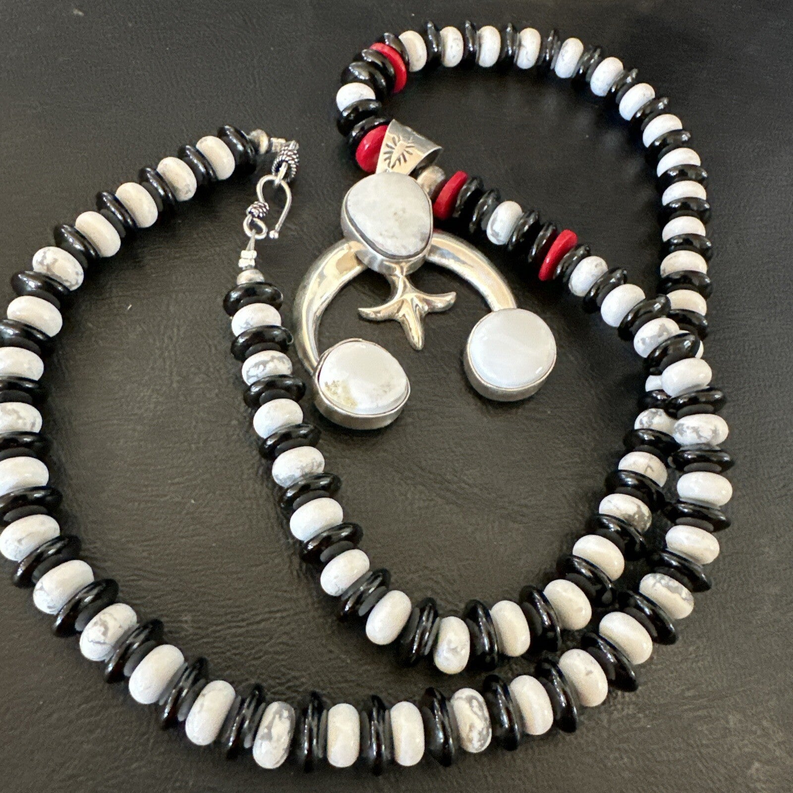 White Buffalo Turquoise Naja Pendant Navajo Sterling Silver Onyx Necklace 17866