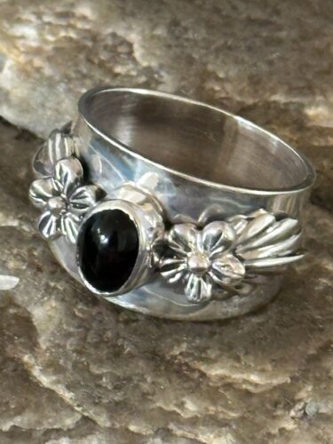Navajo Black Onyx Leaf Flower Ring | Sterling Silver | Sz 7.5 | Authentic Native American Handmade | 17371