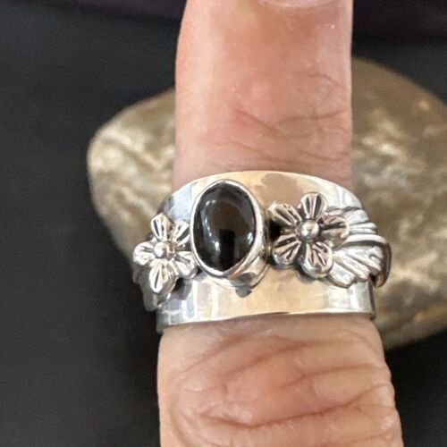 Navajo Black Onyx Leaf Flower Ring | Sterling Silver | Sz 8.5 | Authentic Native American Handmade | 17376