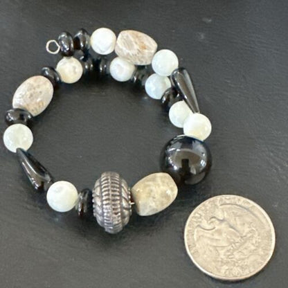 Navajo Memory Wire Bracelet | Stainless Steel | Mother of Pearl & Onyx Beads | 7" | 17620