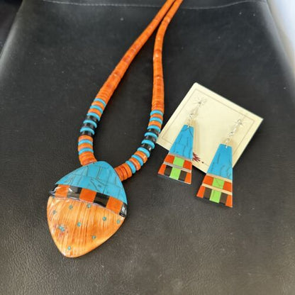 Native American Spiny Oyster Blue Turquoise Shell Pendant Necklace | Santo Domingo | 22" | 15231