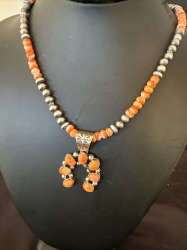 Navajo Pearls Sterling Silver Necklace | Spiny Oyster Cluster Naja Pendant | 17226