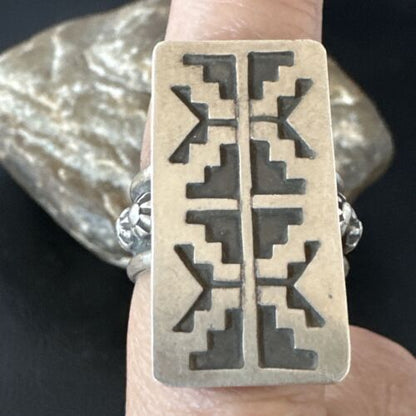 Native American Hopi Rug Design Ring | Sterling Silver | Sz 9 | 16335 - Masha USA