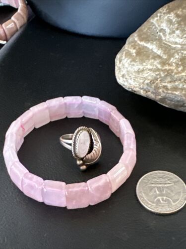 Navajo Pink Mother of Pearl Ring Stretch Bracelet | Handmade Native American Jewelry | Sz 7.5 | 16435