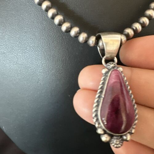 Navajo Purple Spiny Oyster Pendant Necklace | Sterling Silver | Native American Handmade | 16060