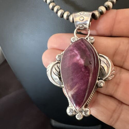 Navajo Purple Spiny Oyster Pendant Necklace | Sterling Silver | Authentic Native American Handmade | 15624
