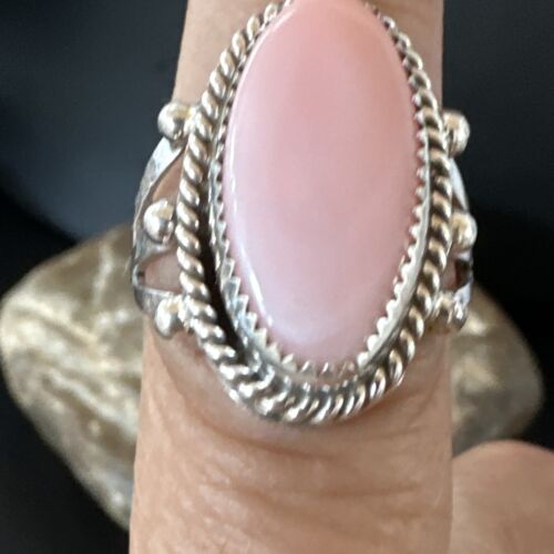 Navajo Oval Pink Conch Ring | Handmade | Sz 7.5 | 16049