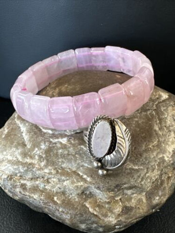 Pink Mother of Pearl Ring Stretch Bracelet Handmade USA Navajo Size 7.5 16435