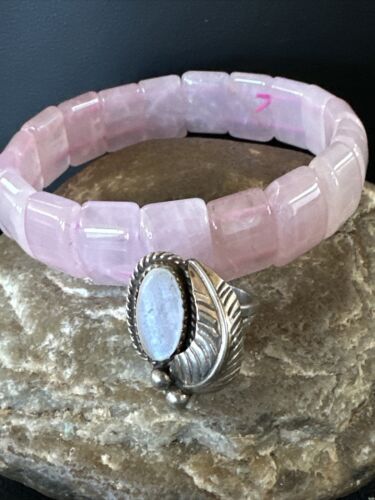 Navajo Pink Mother of Pearl Ring Stretch Bracelet | Handmade Native American Jewelry | Sz 7.5 | 16435