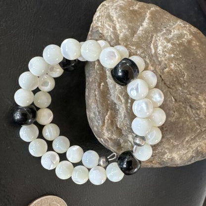 Navajo Memory Wire Bracelet | Stainless Steel | Mother of Pearl & Onyx Beads | 7" | 17618