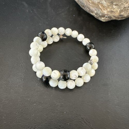 Navajo Memory Wire Bracelet | Stainless Steel | Mother of Pearl & Onyx Beads | 7" | 17618
