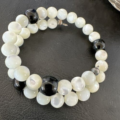 Navajo Memory Wire Bracelet | Stainless Steel | Mother of Pearl & Onyx Beads | 7" | 17618
