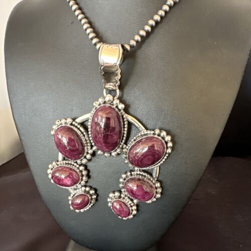 Navajo Purple Spiny Oyster Naja Pendant Necklace | Sterling Silver | Native American Handmade | 16101