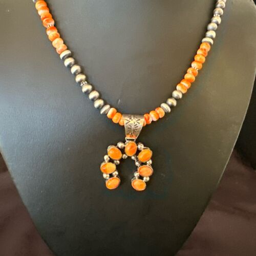 Navajo Pearls Sterling Silver Necklace | Spiny Oyster Cluster Naja Pendant | 17226
